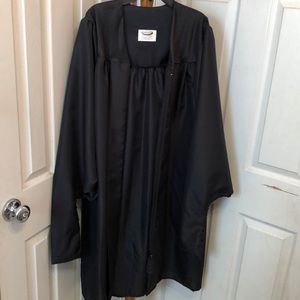 Black graduation gown.